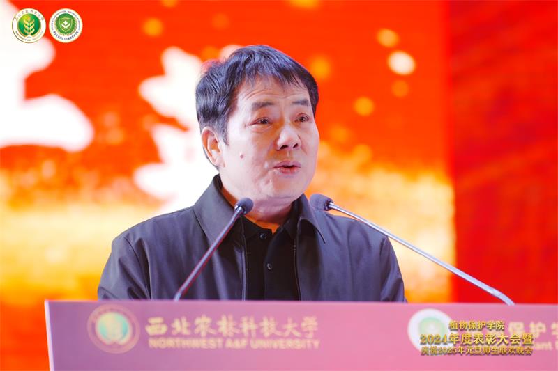 8003.樱花小说
副院长闫建兴宣读表彰2024年度学院先进个人、师德师风优秀教师、安全管理先进实验室的决定.jpg